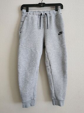 Nike Tech Fleece Joggers Boys Large L Gray Heather Sweatpants Pockets